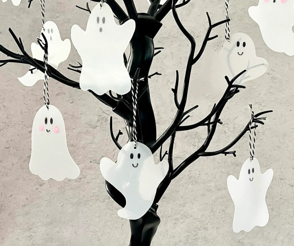 DIY-Halloween-Ghost-Ornaments-5